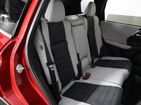 New 2025 Mitsubishi Outlander SE image 34