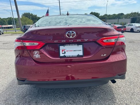 Used 2019 Toyota Camry LE image 4