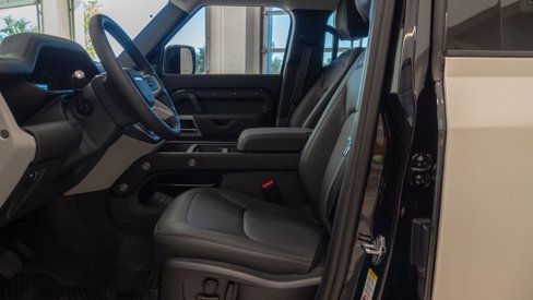 New 2024 Land Rover Defender 110 S image 21