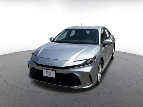 Used 2025 Toyota Camry LE image 7