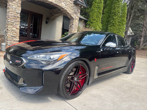 Used 2018 Kia Stinger GT2 image 2
