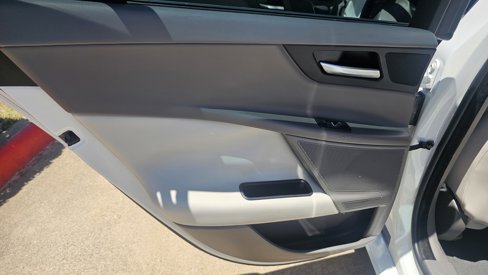Used 2019 Jaguar XE image 22