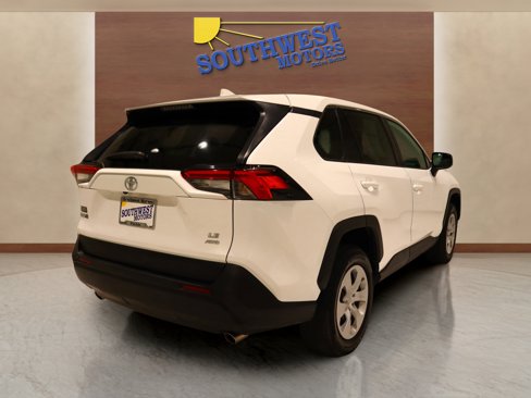 Used 2024 Toyota RAV4 LE image 4