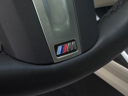 Used 2025 BMW X7 xDrive40i w/ M Sport Package image 21