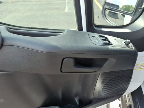 Used 2025 RAM ProMaster 2500 w/ Convenience Group image 13