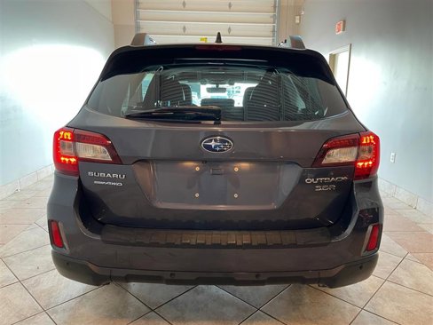Used 2017 Subaru Outback 3.6R Limited image 6