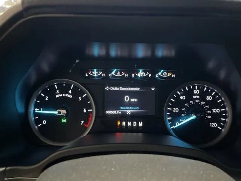 Used 2019 Ford Expedition XLT image 17