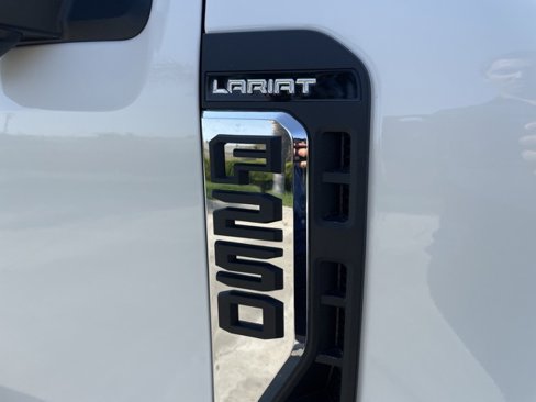 New 2025 Ford F250 Lariat w/ Lariat Ultimate Package image 32