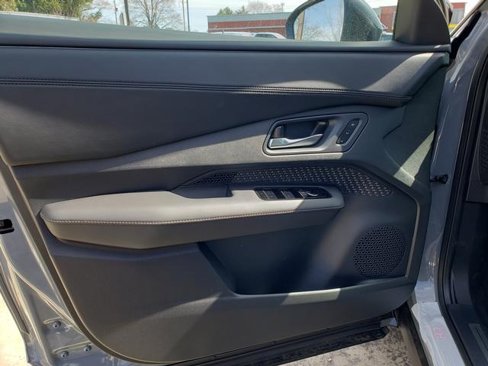 New 2025 Nissan Ariya AWD image 12
