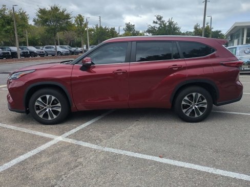 Used 2023 Toyota Highlander XLE image 8