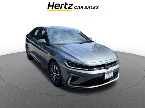 Used 2025 Volkswagen Jetta SE image 1