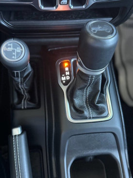 Used 2019 Jeep Wrangler Unlimited Sahara w/ Advanced Safety Group image 20