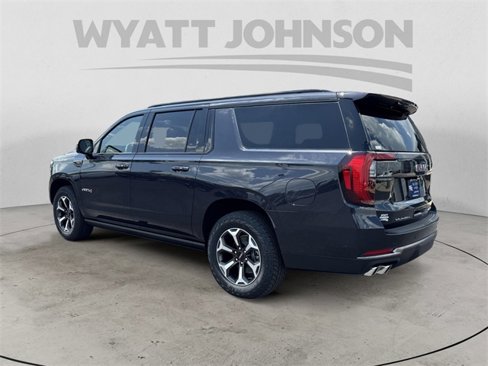 New 2025 GMC Yukon XL AT4 Ultimate image 3