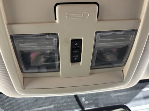 Used 2011 Dodge Nitro Heat image 15