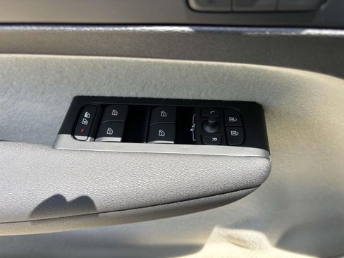 New 2026 Volvo XC40 B5 Ultra w/ Protection Package Premier image 13