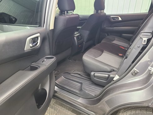 Used 2019 Nissan Pathfinder S image 33