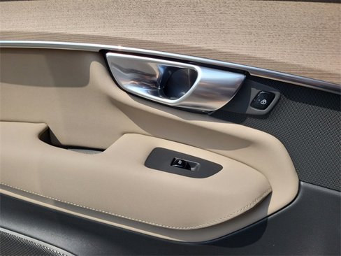 New 2026 Volvo XC90 T8 Plus image 15