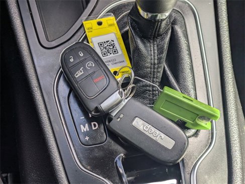 Used 2020 Jeep Cherokee Latitude Plus image 37