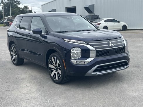 New 2025 Mitsubishi Outlander SE image 7