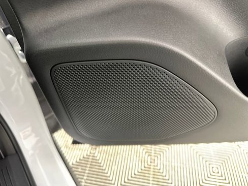 Certified 2025 Nissan Rogue SV image 29