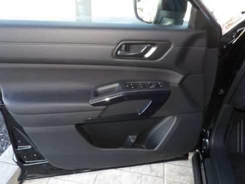 New 2025 Nissan Pathfinder SV image 19