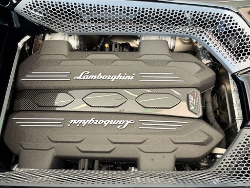 Used 2024 Lamborghini Revuelto image 33