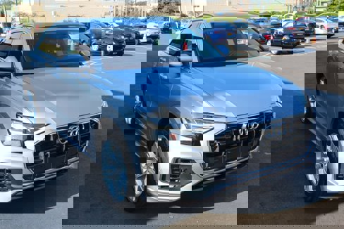 Used 2022 Audi Q8 Premium Plus image 4