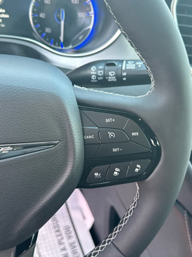 New 2026 Chrysler Pacifica Limited image 10