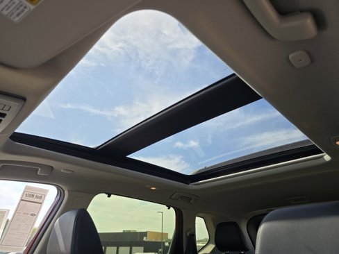 New 2026 Nissan Rogue Platinum image 3
