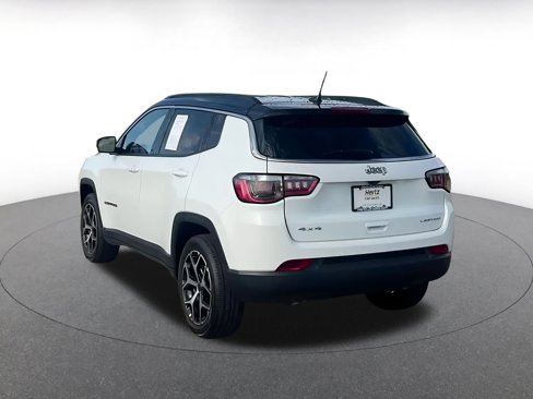 Used 2025 Jeep Compass Limited image 15