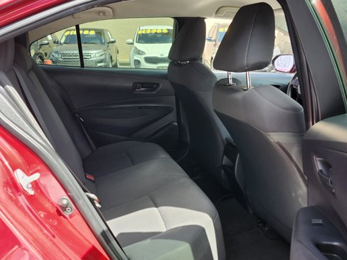 Used 2022 Toyota Corolla LE image 12