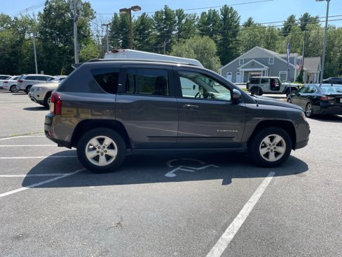Used 2017 Jeep Compass Latitude image 4