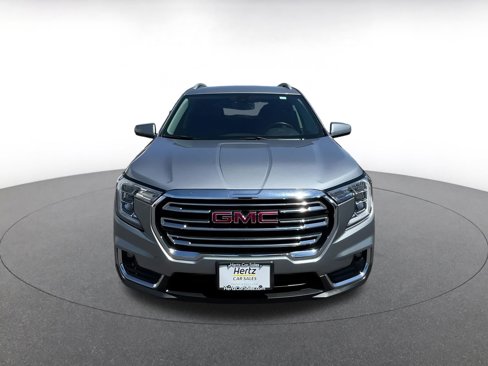 Used 2024 GMC Terrain SLT image 4