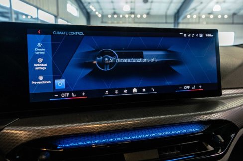 Used 2025 BMW M2 w/ Lighting Package image 51