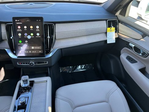 New 2026 Volvo XC90 B6 Plus w/ Protection Package Premier image 19