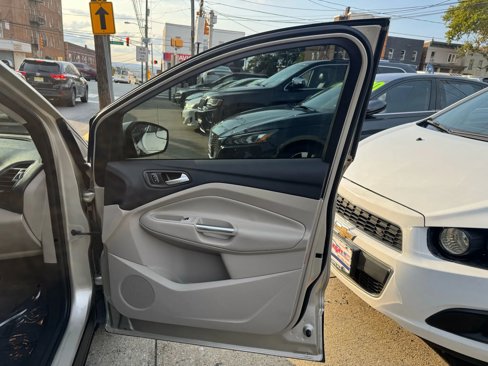 Used 2018 Ford Escape SEL image 15