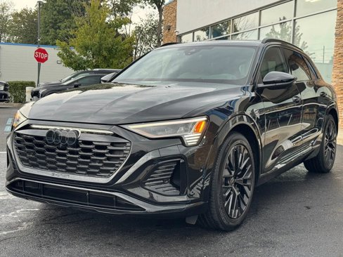 Used 2024 Audi Q8 e-tron Prestige image 33