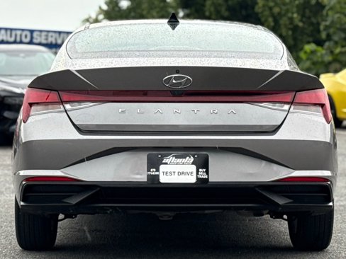 Used 2021 Hyundai Elantra SE image 4