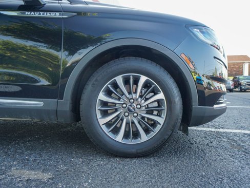 Used 2022 Lincoln Nautilus AWD w/ Premium Package image 4