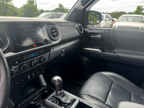 Used 2019 Toyota Tacoma TRD Sport image 12