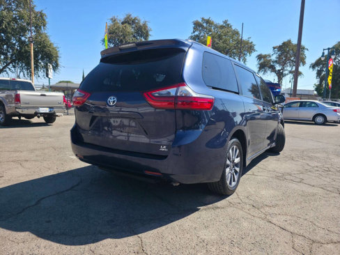 Used 2020 Toyota Sienna LE image 4