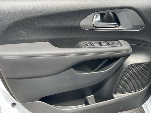 New 2026 Chrysler Voyager LX image 21