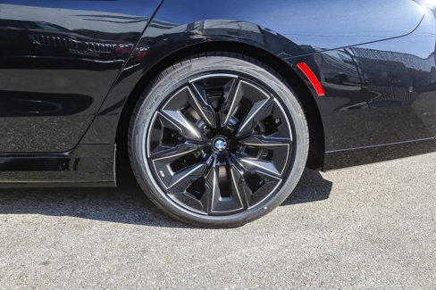 New 2026 BMW i7 xDrive60 w/ Premium Package image 8