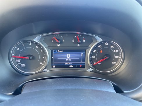 Used 2024 GMC Terrain SLE image 12
