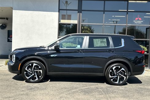 New 2025 Mitsubishi Outlander SE image 8