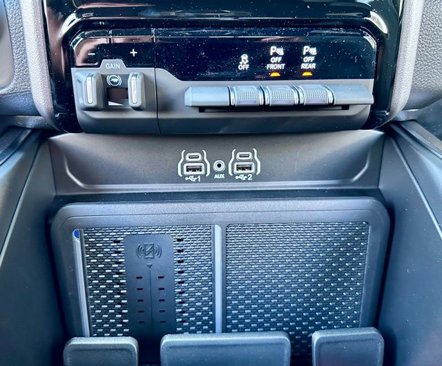 New 2026 RAM 1500 4x4 Crew Cab image 33