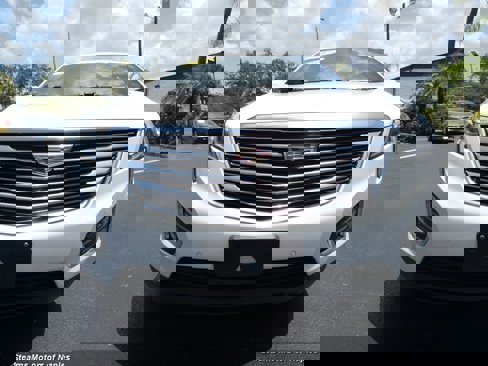 Used 2017 Cadillac XT5 Luxury image 4