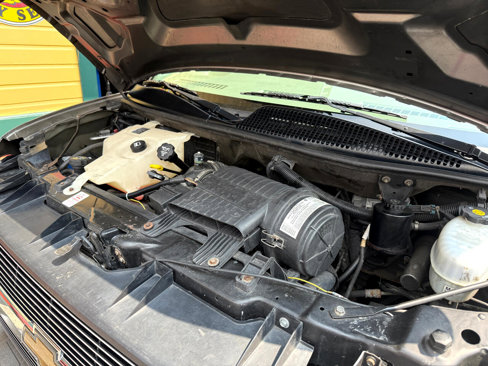 Used 2004 Chevrolet Express 1500 w/ LS Preferred Equipment Group image 40