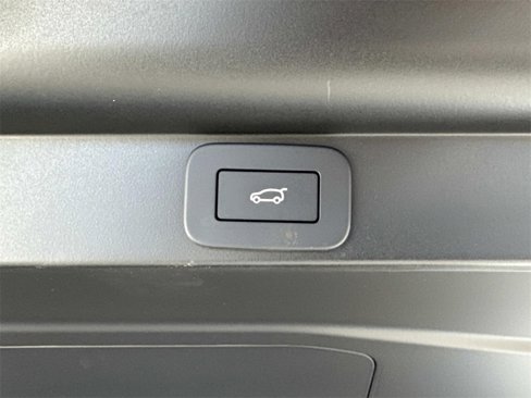 New 2025 Land Rover Range Rover SE image 8
