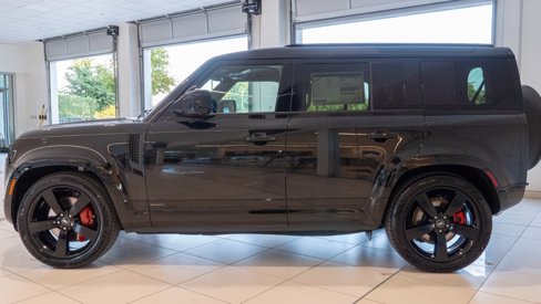New 2025 Land Rover Defender 110 X image 2